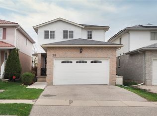 38 Beechmanor Cres, Kitchener, ON N2N3H5