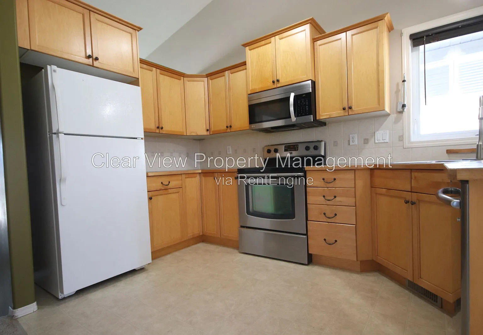 4 bed, 2.0 bath, 1300 sqft, $1,999 — Photo 3