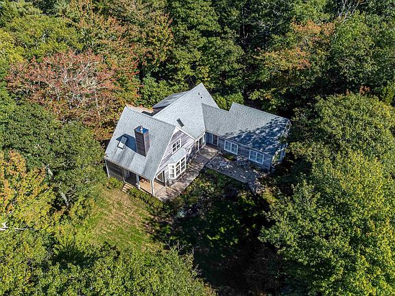 2nd image of 169 Swallow Point Rd