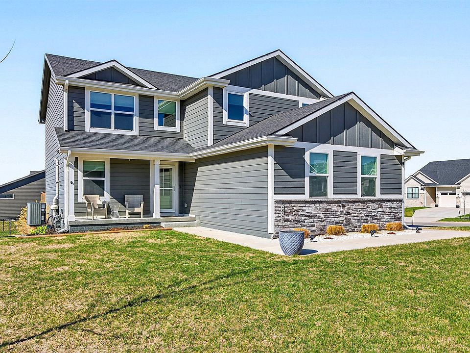 1st image of 2820 SE Moraine Ct