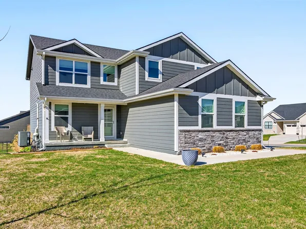 2820 Moraine Ct, Waukee, IA 50263