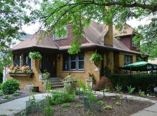 2377 N 68th St, Wauwatosa, WI 53213