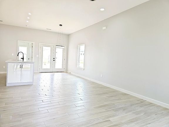 5th image of 2311 Durazno Ct