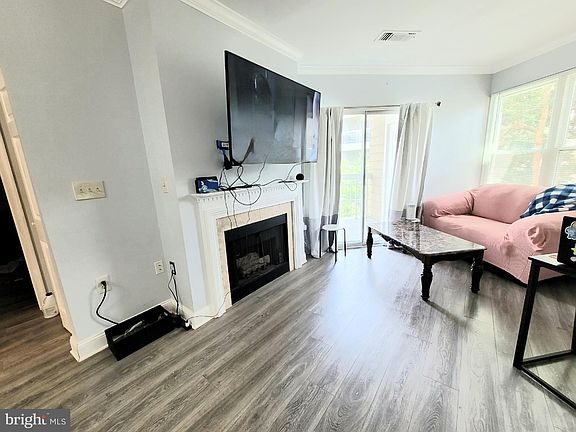 5th image of 2204 Westcourt Ln APT 308