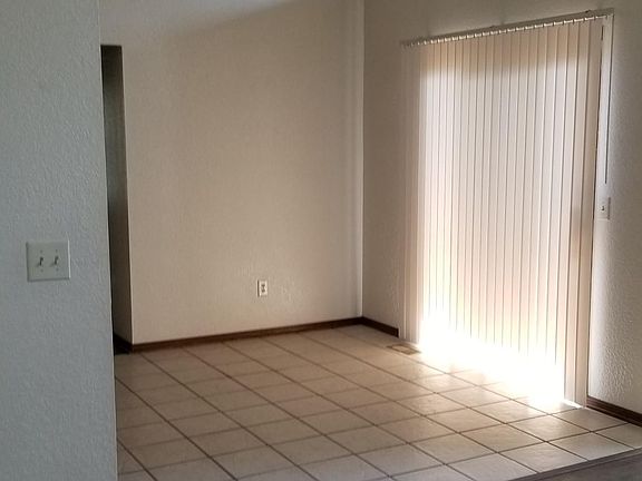 2nd image of 811 NE 17th Ct