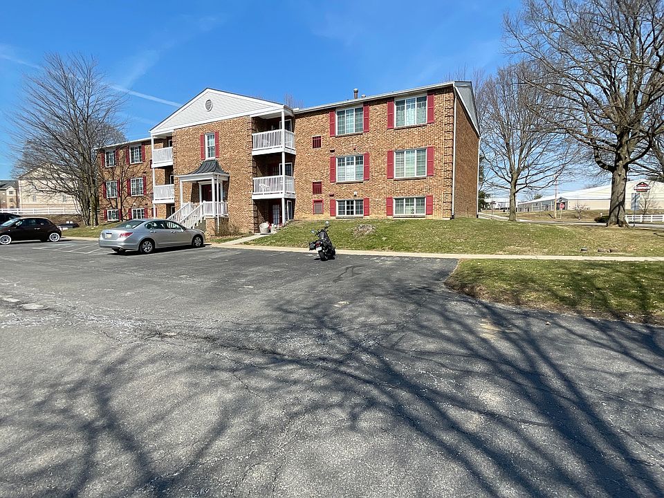 1st image of 968 Woodhollow Dr
