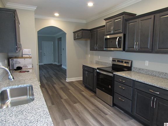 4th image of 373 Villa Ridge Dr