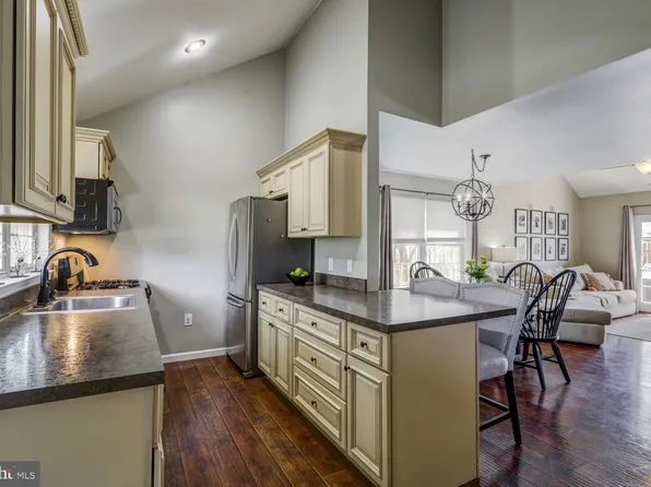310 Red Cedar Ln, Marietta, PA 17547