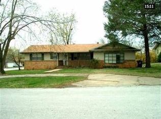 1939 S Bruce Ave, Springfield, MO 65804