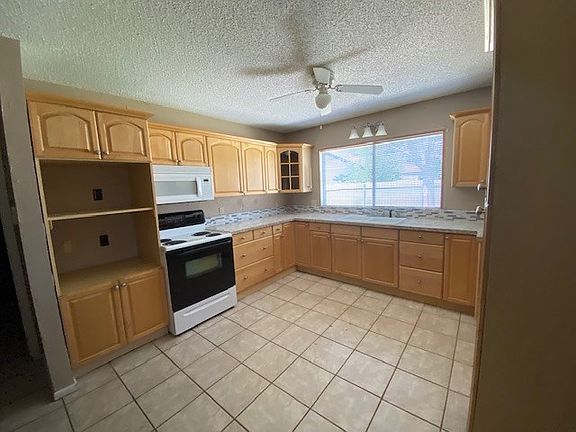 4th image of 1250 Roanoke Dr