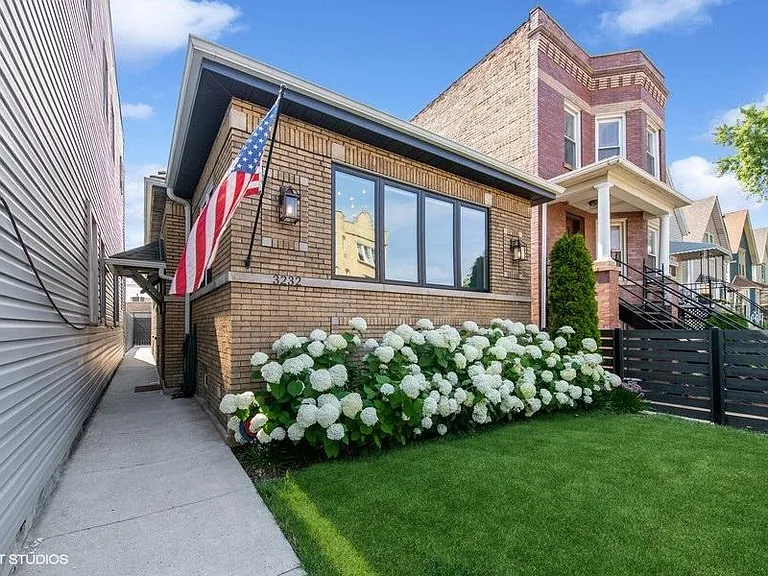 3232 N Troy St — Photo 1