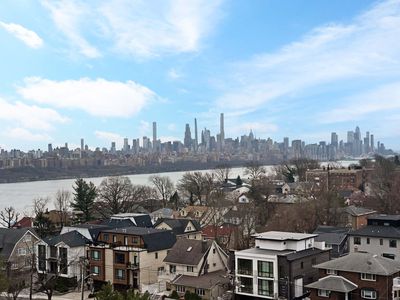 200 Winston Dr APT 819, Cliffside Park, NJ, 07010