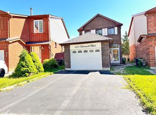 400 Huntsmill Blvd, Toronto, ON M1W 3R5