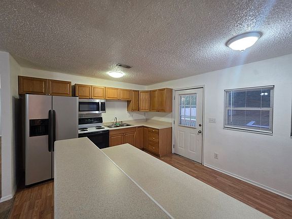 4th image of 1235 Larry Anne Dr
