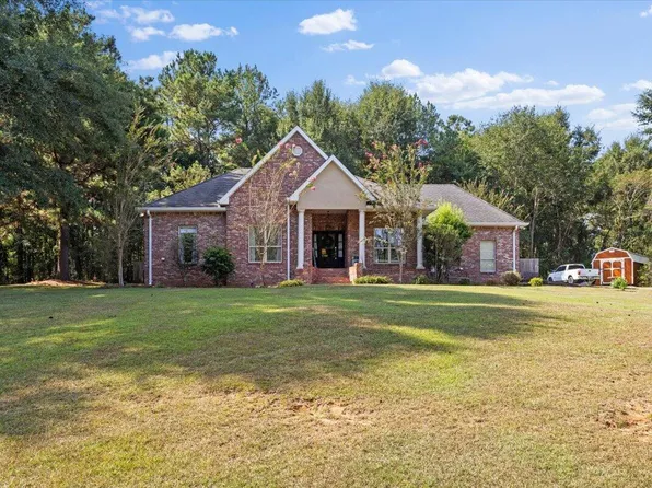 4 Douglas Rd, Ellisville, MS 39437