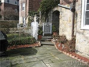 2nd image of 5 Campus Pl APT Tr