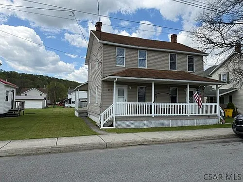 652 6th St Photo 1