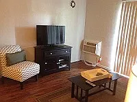 2727 Hampton Ave — Photo 3