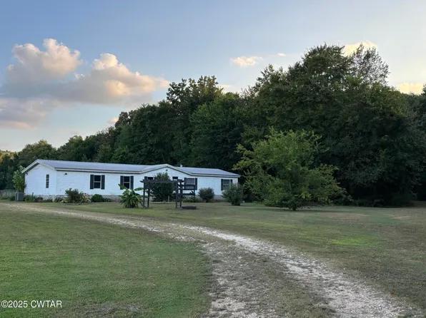202 Logans Loop, Wildersville, TN 38388