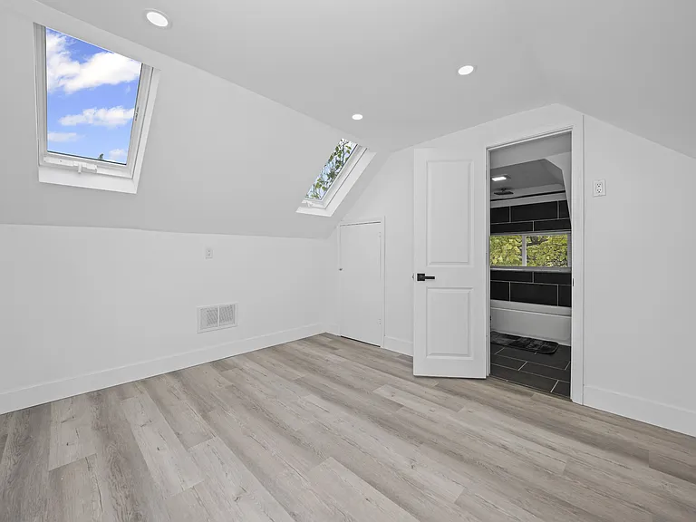 520 Smith St #2 — Photo 8