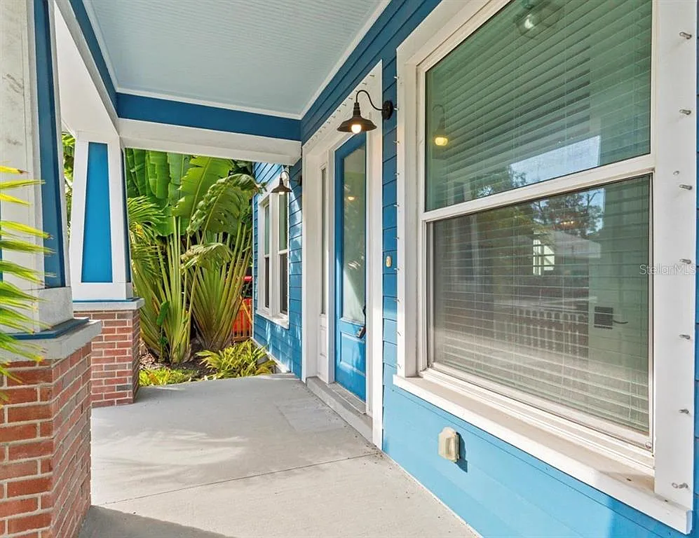 3 bed, 2.5 bath, 1893 sqft, $3,500 — Photo 2
