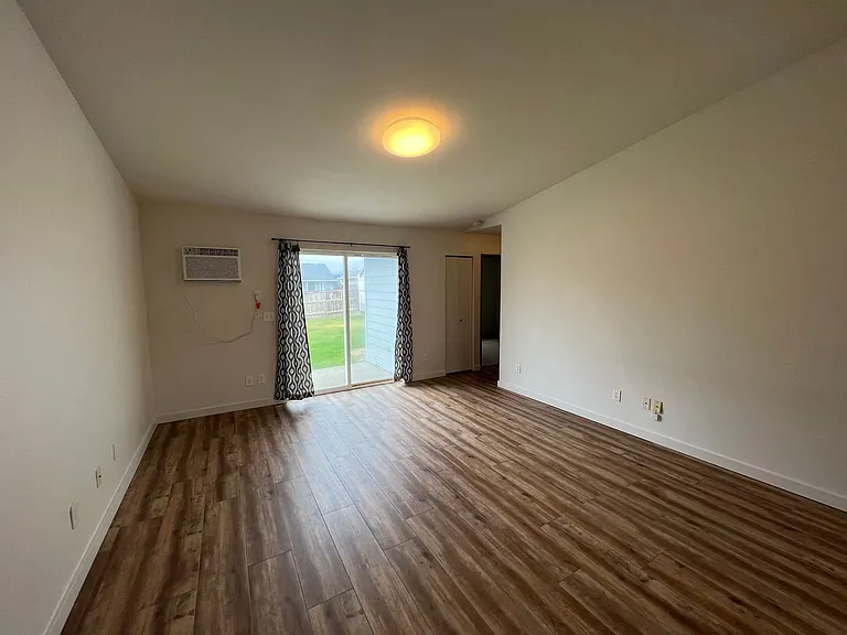 805 E White Birch Ave — Photo 7