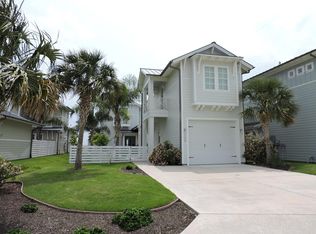 108 Reserve Ln, Rockport, TX 78382