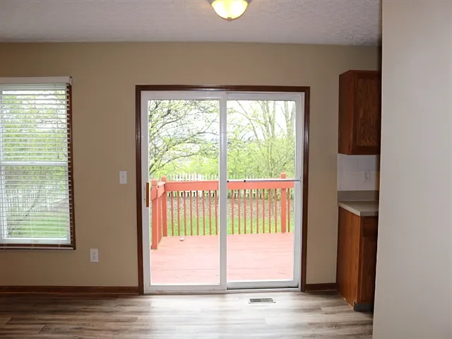 281 Iris Trail Dr — Photo 3