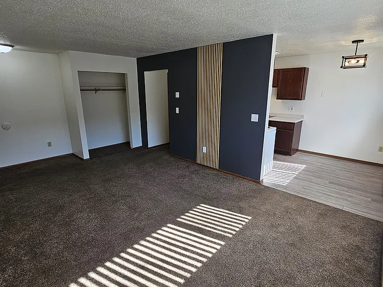 612 5th St E #104 — Photo 3