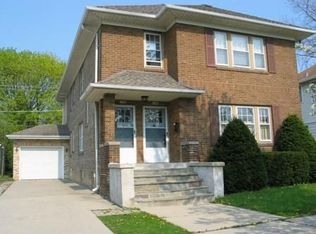 1185 N McKinley Rd, Lake Forest, IL 60045