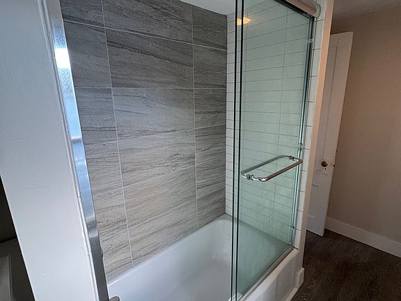 4th image of 514 Amherst St #2