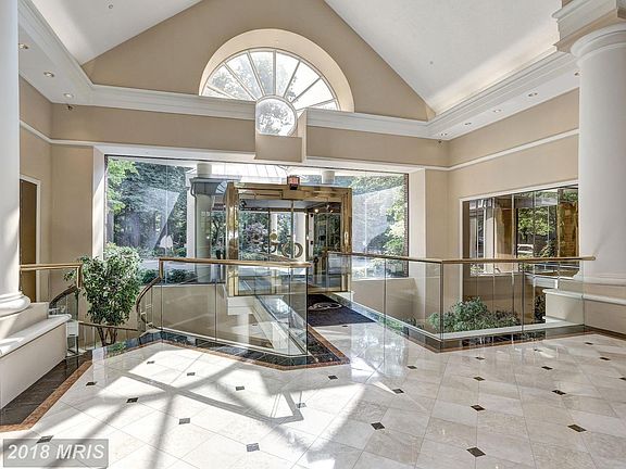 5th image of 5800 Nicholson Ln #1-1004