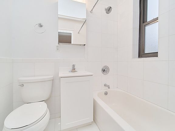 4th image of 850 Amsterdam Ave APT 4D