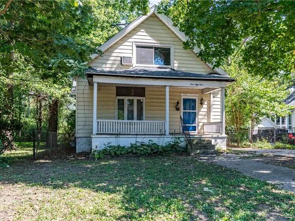 454 Powers Ln, Decatur, IL 62522