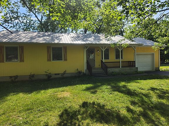 2nd image of 1165 Meadow Rd