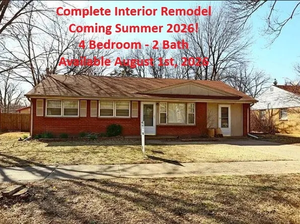 1541 Hillcrest Dr, Manhattan, KS 66502