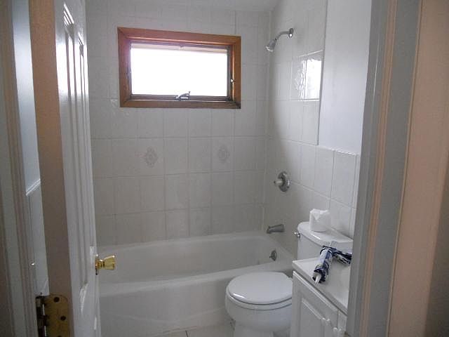 2nd image of 40 Reading Ave #2