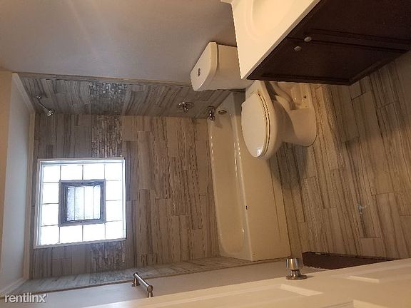 5th image of 17735 Park Blvd APT 6