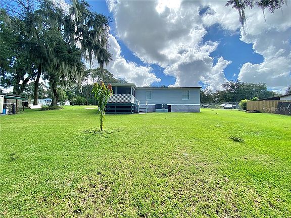 4th image of 3440 Maple Dr