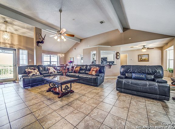 5th image of 725 Lakepark Dr