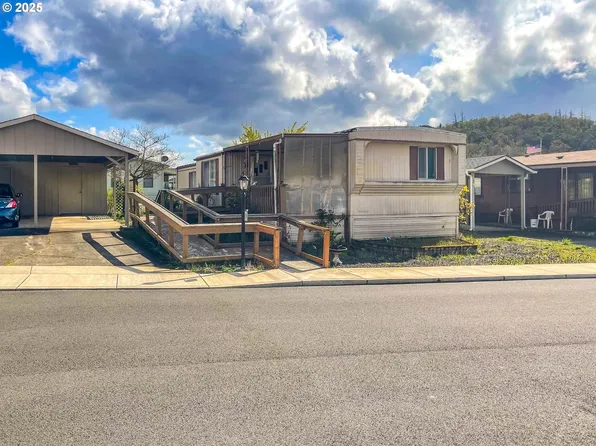 59 NE Danita Ln, Roseburg, OR 97470