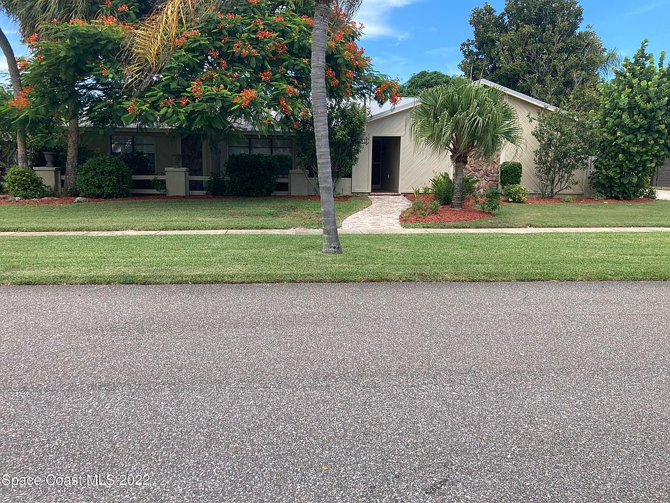 1st image of 310 Albacore Pl