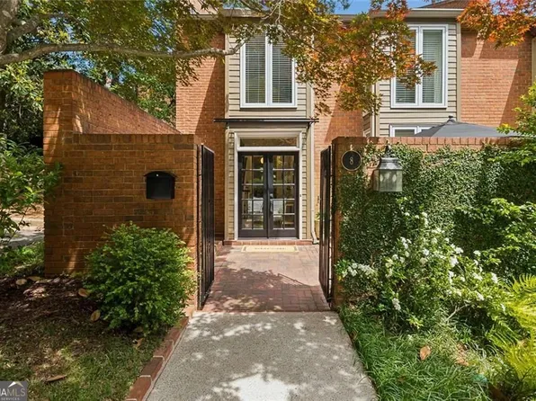 8 Willow Gln, Atlanta, GA 30342