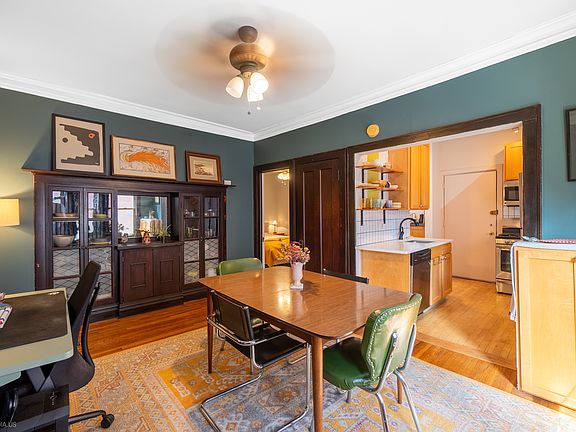 5th image of 1144 W Montrose Ave #2