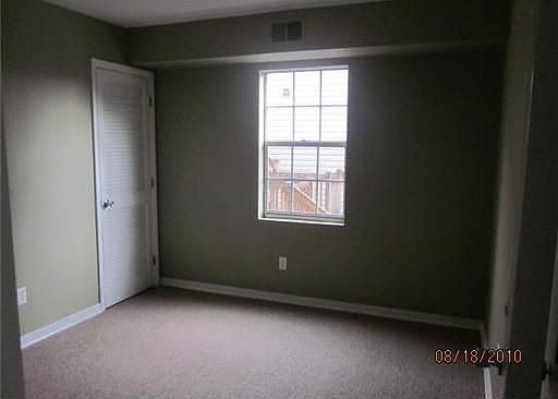 3rd image of 583 W Ocean View Ave APT C