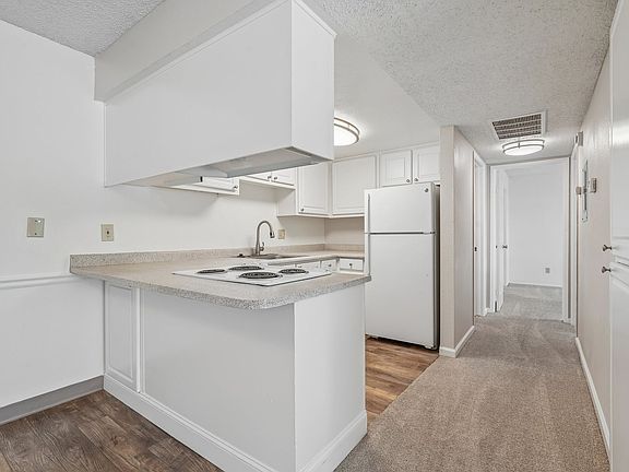 4th image of 4900 Stamas Ln #490107
