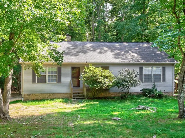 54 Woodlawn Dr, Palmyra, VA 22963