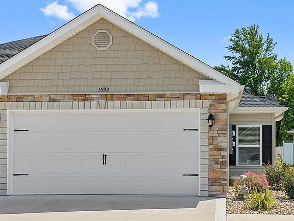 2nd image of 1592 Yellow Wood Dr