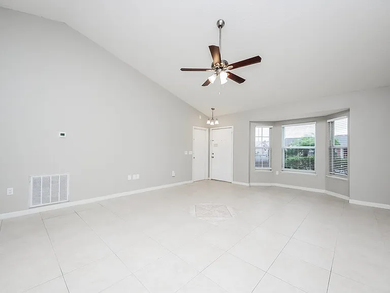 64 Bolton Ct — Photo 4