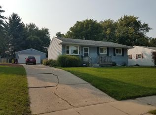 418 Harvest Ln, Lansing, MI 48917